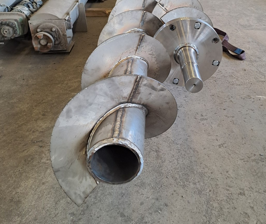 Transportskruv kompletteras med kärna